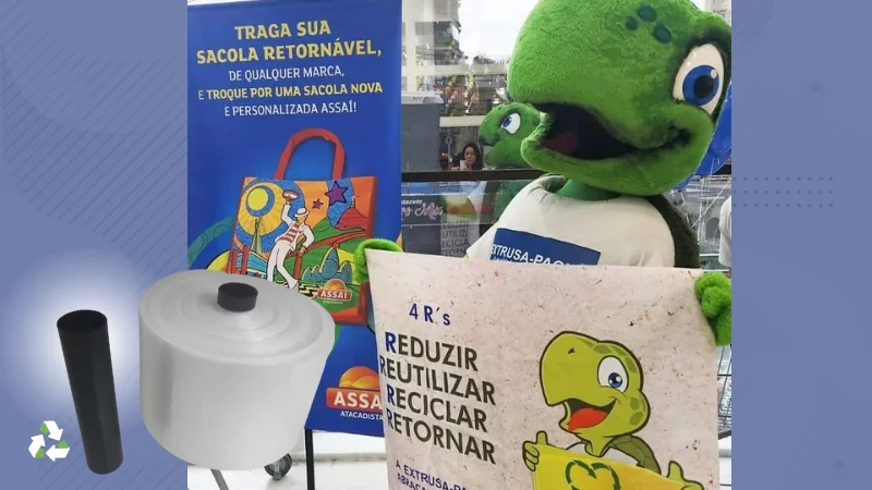 Projeto piloto em parceria com a rede de supermercados Assaí, coleta sacolas para reciclagem.